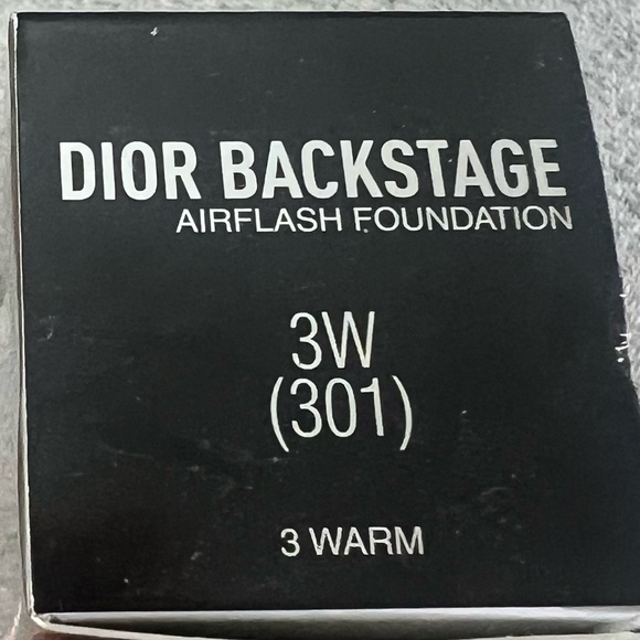 Dior Backstage Airflash Foundation - Picture 2 of 2